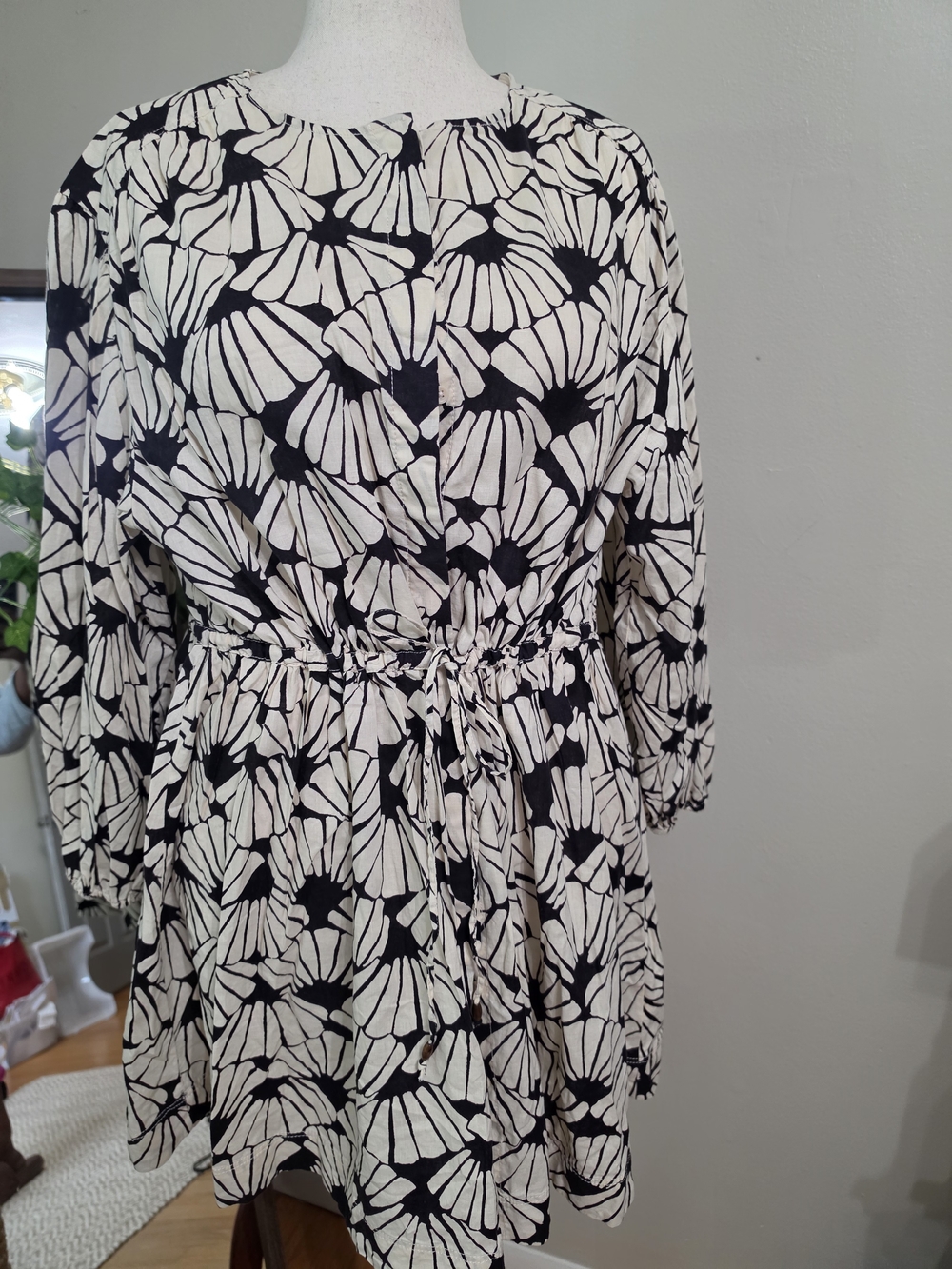 H&M Black and White Floral Tie-Waist Dress - Linen Cotton Blend
